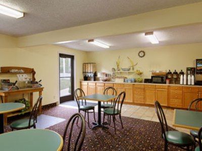 Super 8 By Wyndham Provo Byu Orem Екстериор снимка